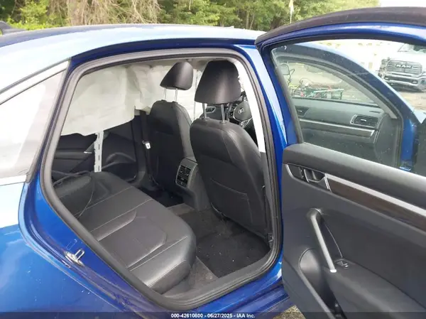 1VWBT7A31HC010464 2017 VOLKSWAGEN PASSAT - Image 8