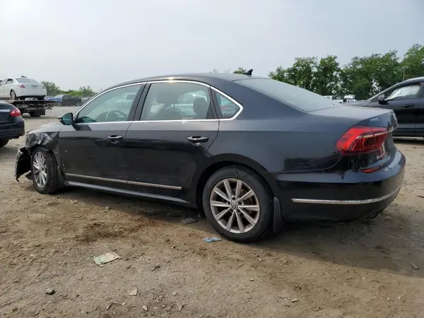 1VWBT7A31HC011968 2017 VOLKSWAGEN PASSAT - Image 2