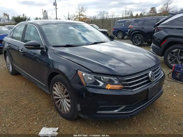 1VWBT7A31HC012909 2017 VOLKSWAGEN PASSAT - Image 1