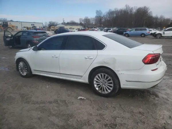 1VWBT7A31HC022453 2017 VOLKSWAGEN PASSAT - Image 2