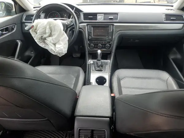 1VWBT7A31HC025997 2017 VOLKSWAGEN PASSAT - Image 8