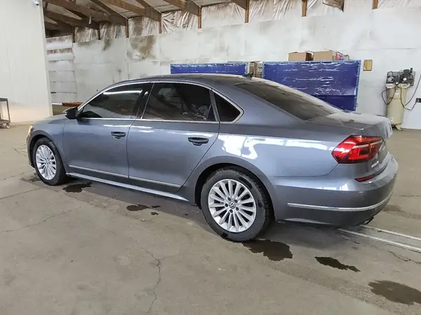 1VWBT7A31HC026972 2017 VOLKSWAGEN PASSAT - Image 2