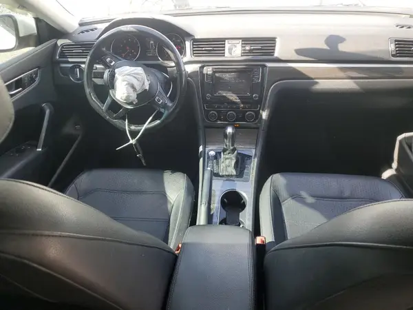 1VWBT7A31HC027507 2017 VOLKSWAGEN PASSAT - Image 8