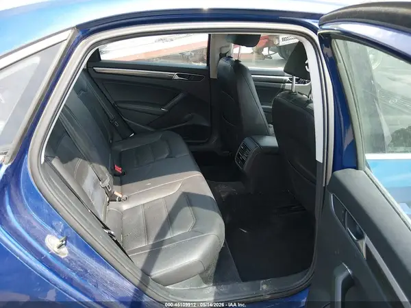 1VWBT7A31HC028009 2017 VOLKSWAGEN PASSAT - Image 8