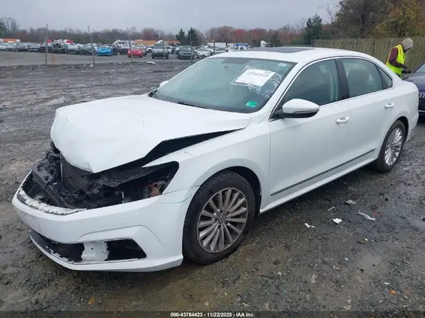 1VWBT7A31HC029208 2017 VOLKSWAGEN PASSAT - Image 2
