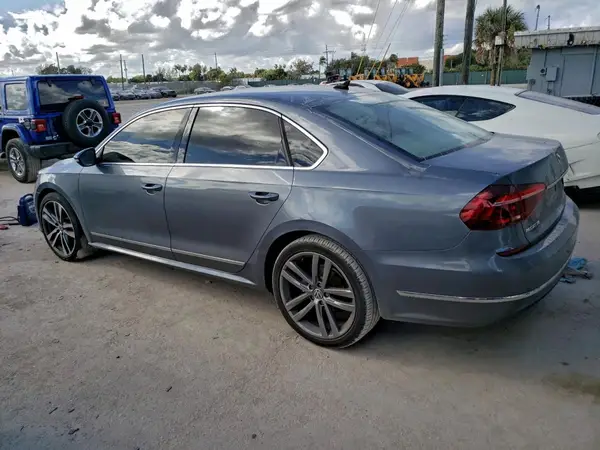 1VWBT7A31HC034957 2017 VOLKSWAGEN PASSAT - Image 2