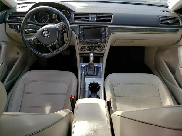 1VWBT7A31HC034957 2017 VOLKSWAGEN PASSAT - Image 8
