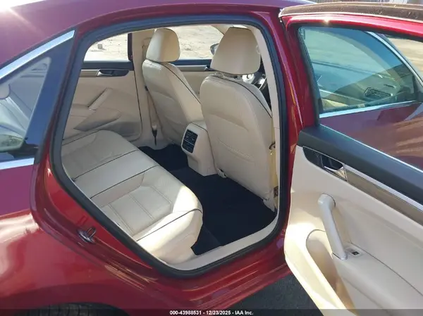 1VWBT7A31HC051399 2017 VOLKSWAGEN PASSAT - Image 8