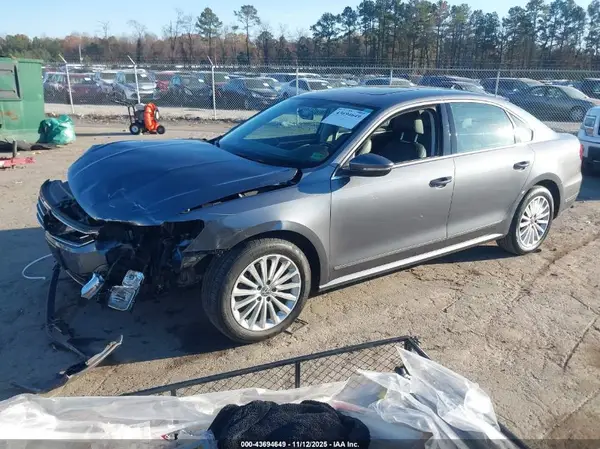 1VWBT7A31HC052293 2017 VOLKSWAGEN PASSAT - Image 2