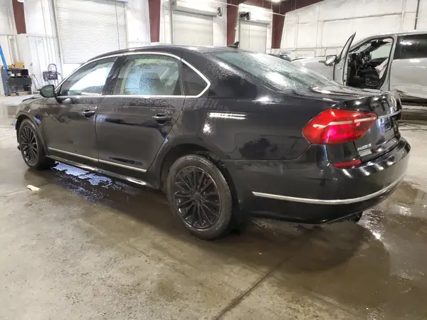 1VWBT7A31HC053086 2017 VOLKSWAGEN PASSAT - Image 2