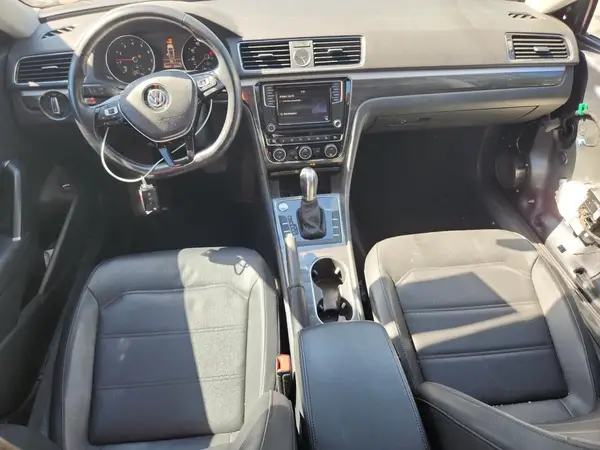 1VWBT7A31HC054996 2017 VOLKSWAGEN PASSAT - Image 8