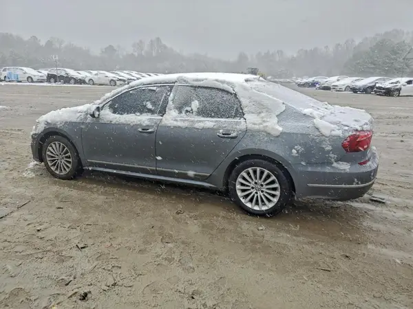 1VWBT7A31HC058742 2017 VOLKSWAGEN PASSAT - Image 2