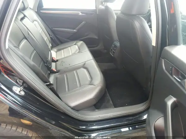 1VWBT7A31HC064945 2017 VOLKSWAGEN PASSAT - Image 8