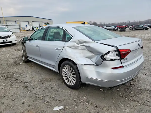1VWBT7A31HC065304 2017 VOLKSWAGEN PASSAT - Image 2