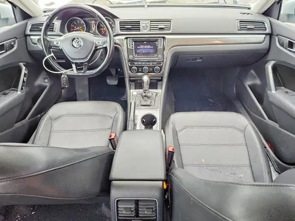 1VWBT7A31HC065304 2017 VOLKSWAGEN PASSAT - Image 8
