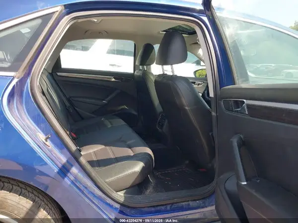 1VWBT7A31HC069062 2017 VOLKSWAGEN PASSAT - Image 8
