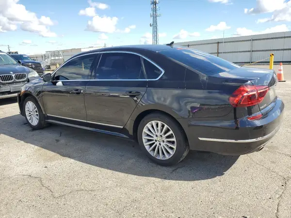 1VWBT7A31HC080322 2017 VOLKSWAGEN PASSAT - Image 2