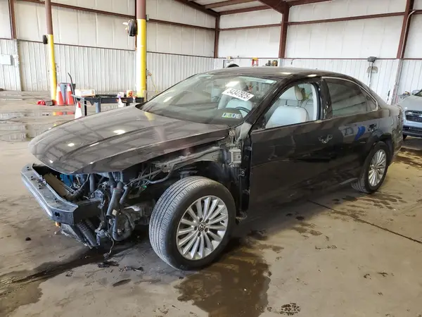 1VWBT7A31HC081812 2017 VOLKSWAGEN PASSAT - Image 1
