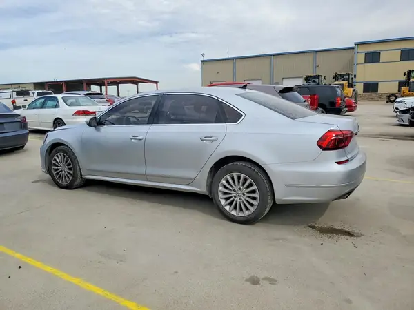 1VWBT7A31HC086007 2017 VOLKSWAGEN PASSAT - Image 2