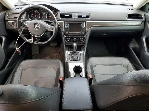 1VWBT7A31HC086007 2017 VOLKSWAGEN PASSAT - Image 8