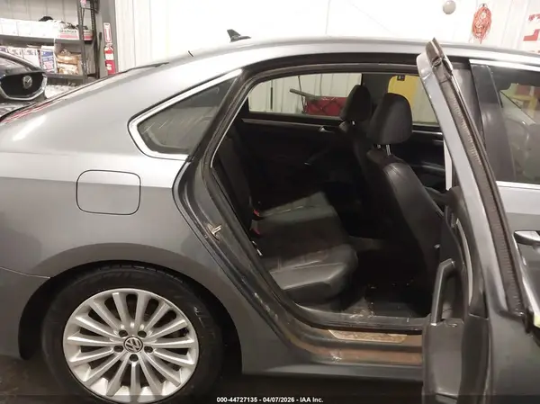 1VWBT7A32GC003408 2016 VOLKSWAGEN PASSAT - Image 8