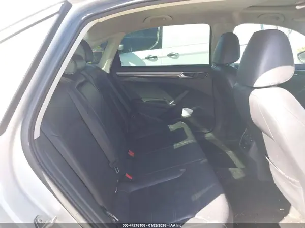 1VWBT7A32GC009709 2016 VOLKSWAGEN PASSAT - Image 8