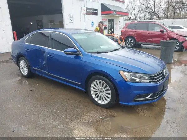 1VWBT7A32GC009922 2016 VOLKSWAGEN PASSAT - Image 1