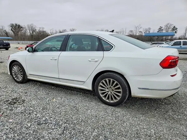 1VWBT7A32GC011573 2016 VOLKSWAGEN PASSAT - Image 2