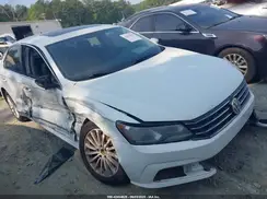 1VWBT7A32GC011587 2016 VOLKSWAGEN PASSAT