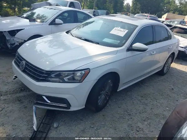 1VWBT7A32GC011587 2016 VOLKSWAGEN PASSAT - Image 2