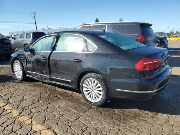 1VWBT7A32GC013663 2016 VOLKSWAGEN PASSAT - Image 2