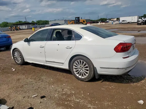 1VWBT7A32GC013789 2016 VOLKSWAGEN PASSAT - Image 2