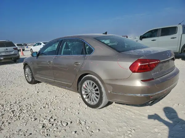 1VWBT7A32GC015381 2016 VOLKSWAGEN PASSAT - Image 2