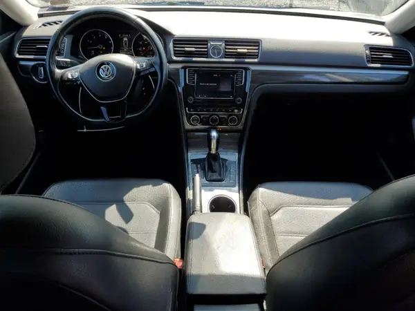 1VWBT7A32GC015879 2016 VOLKSWAGEN PASSAT - Image 8