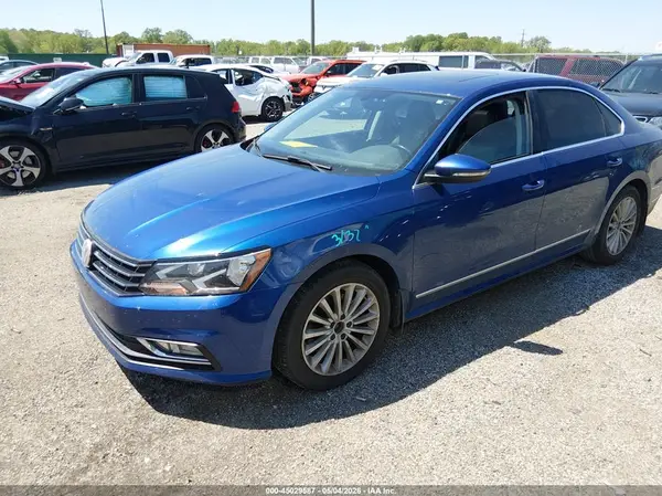 1VWBT7A32GC016837 2016 VOLKSWAGEN PASSAT - Image 2