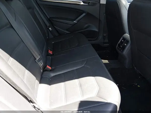 1VWBT7A32GC016837 2016 VOLKSWAGEN PASSAT - Image 8