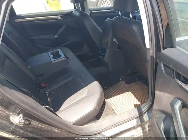 1VWBT7A32GC020547 2016 VOLKSWAGEN PASSAT - Image 8