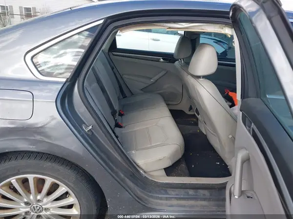 1VWBT7A32GC025893 2016 VOLKSWAGEN PASSAT - Image 8