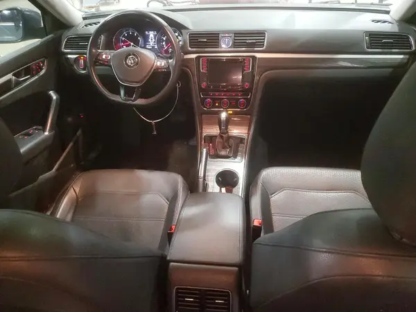 1VWBT7A32GC028633 2016 VOLKSWAGEN PASSAT - Image 8