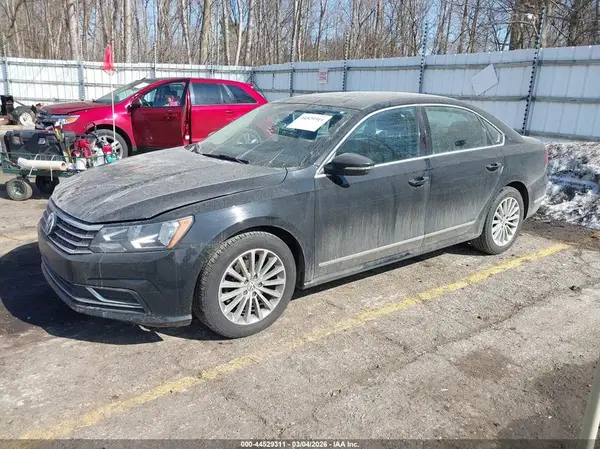 1VWBT7A32GC032407 2016 VOLKSWAGEN PASSAT - Image 2