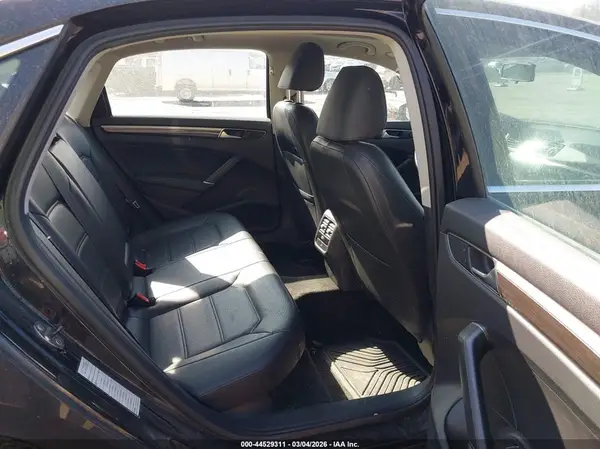 1VWBT7A32GC032407 2016 VOLKSWAGEN PASSAT - Image 8