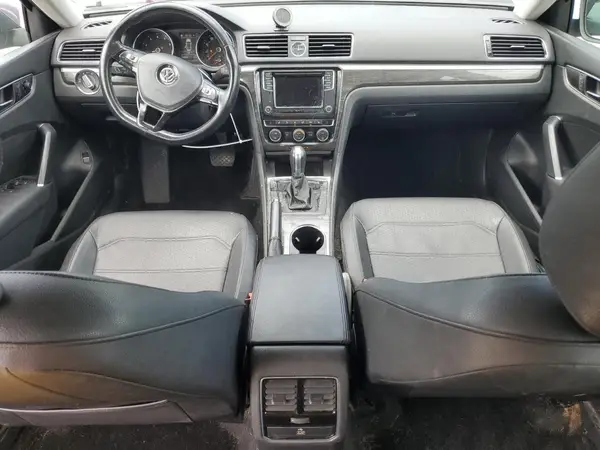 1VWBT7A32GC063625 2016 VOLKSWAGEN PASSAT - Image 8