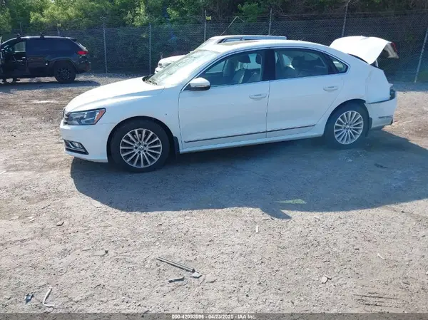 1VWBT7A32GC063821 2016 VOLKSWAGEN PASSAT - Image 2