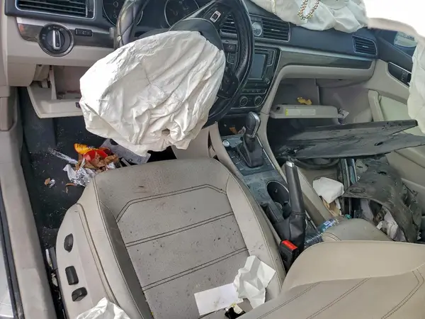 1VWBT7A32GC068985 2016 VOLKSWAGEN PASSAT - Image 8