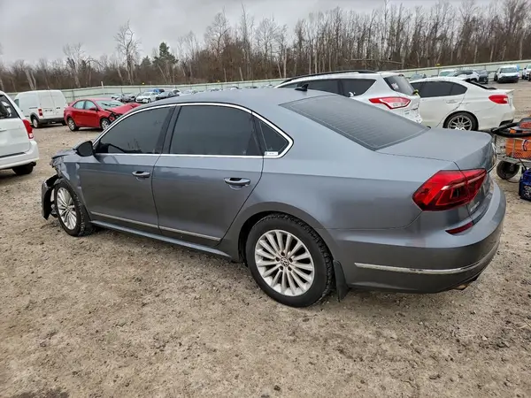 1VWBT7A32HC002678 2017 VOLKSWAGEN PASSAT - Image 2