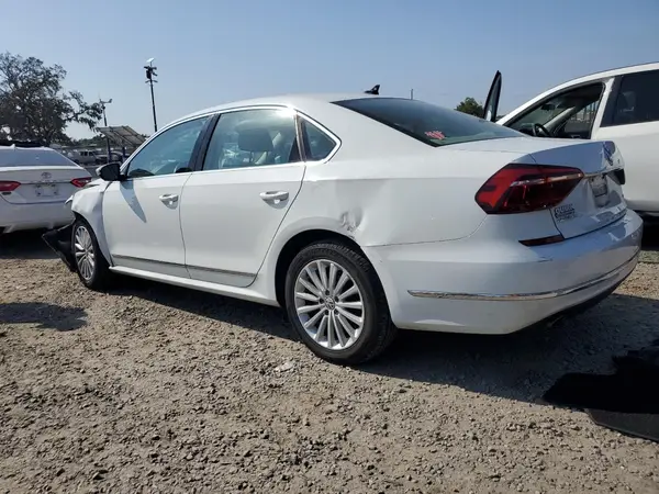 1VWBT7A32HC009114 2017 VOLKSWAGEN PASSAT - Image 2