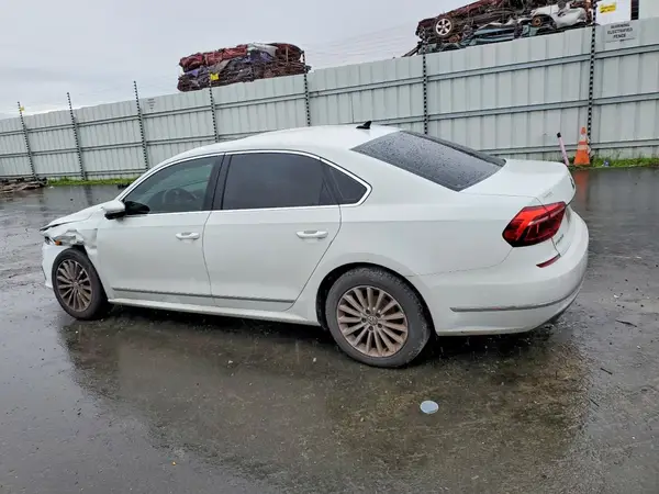 1VWBT7A32HC009873 2017 VOLKSWAGEN PASSAT - Image 2