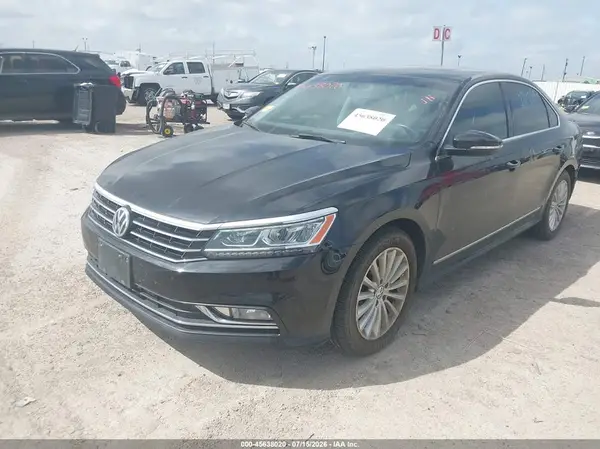 1VWBT7A32HC010036 2017 VOLKSWAGEN PASSAT - Image 2