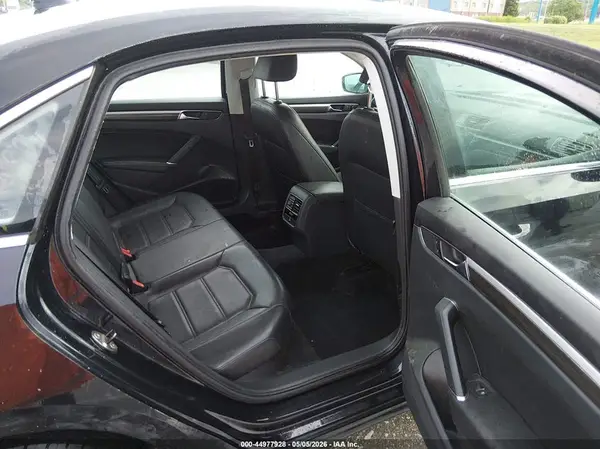1VWBT7A32HC012482 2017 VOLKSWAGEN PASSAT - Image 8