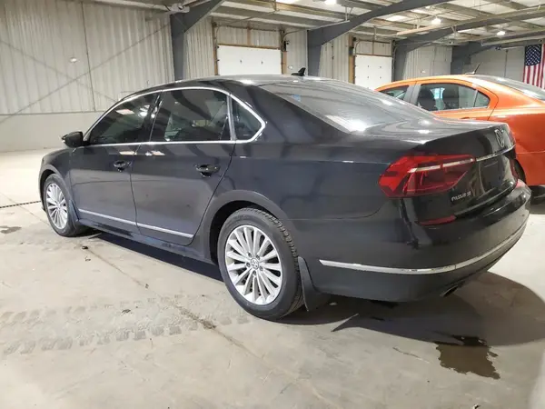 1VWBT7A32HC012787 2017 VOLKSWAGEN PASSAT - Image 2